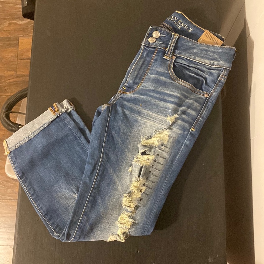 American Eagle Artist Crop